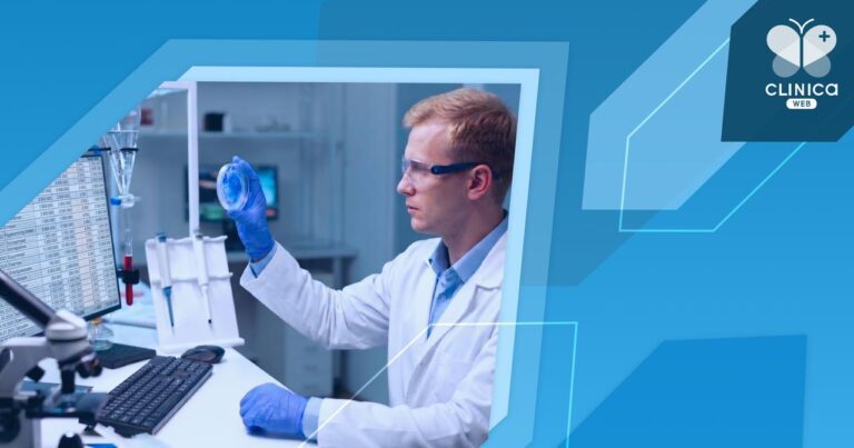 Лаборант перевіряє зразок у лабораторії + фінансовий облік лабораторії в Clinica Web + автоматизація розподілу виручки між філіями